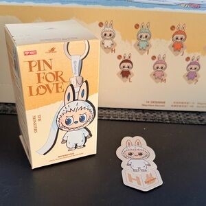 Pop Mart Pin for Love Labubu H